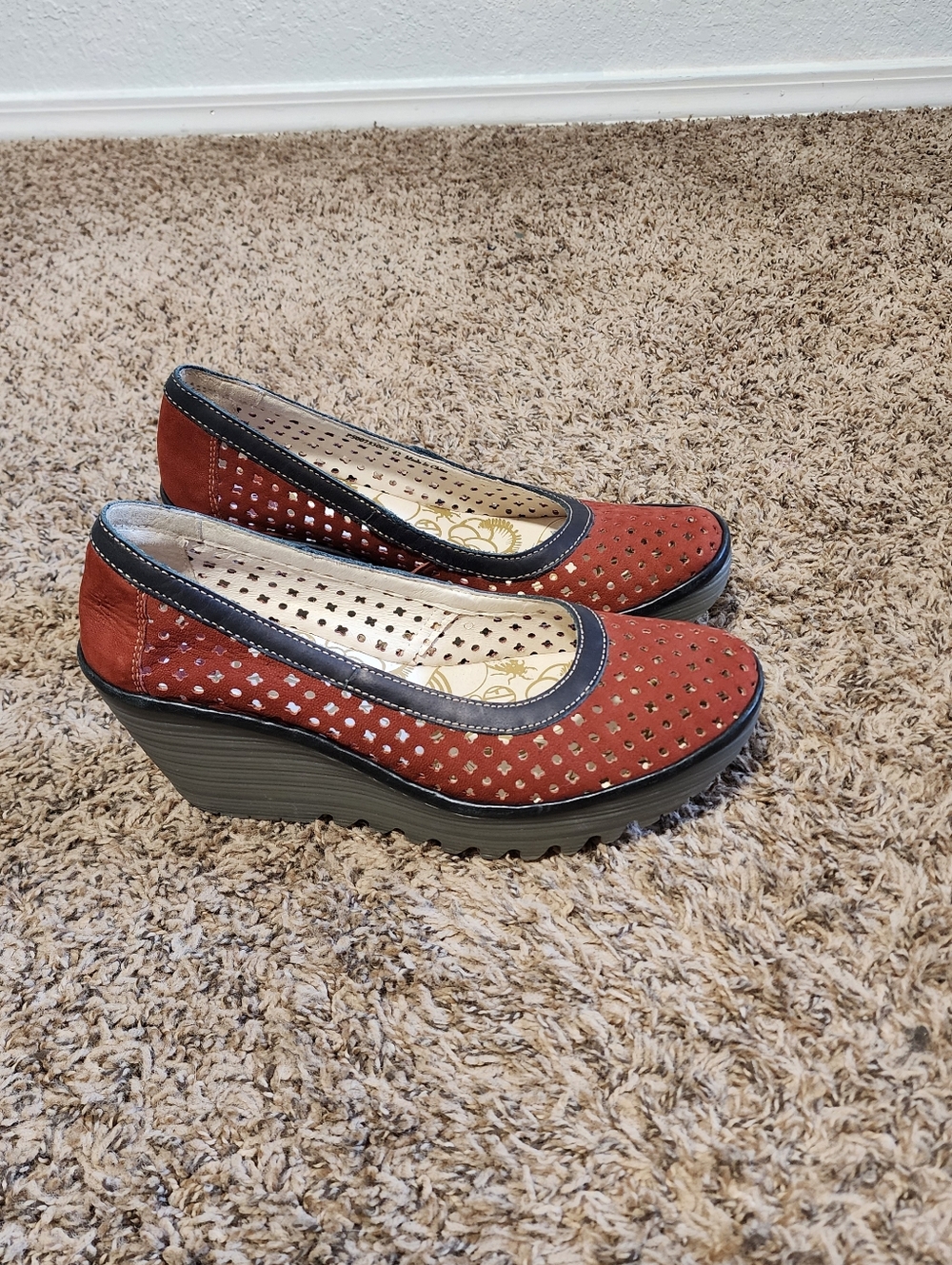Fly London Yika Perforated Leather Wedge Sandals Women's Size 42 10.5US Red New - Picture 2 of 11